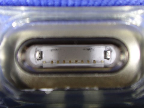 iPhone6Plus-Lightning-Connector-01